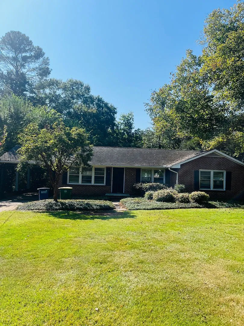 3 Bedroom Gem on Hardin Dr. off South UGA Campus! — Photo 1