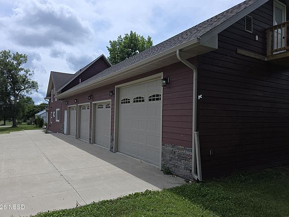 2nd image of 318 5th St S