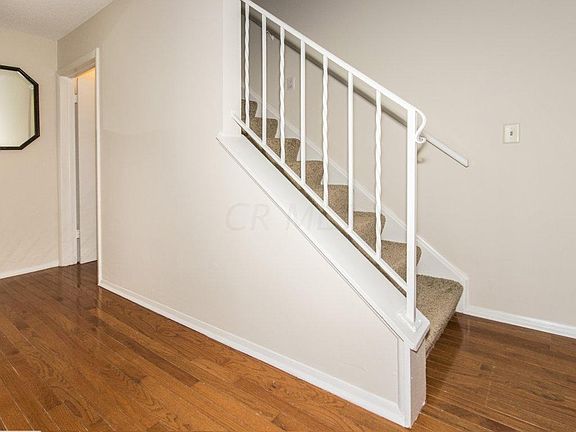 5th image of 91 Stornoway Dr W