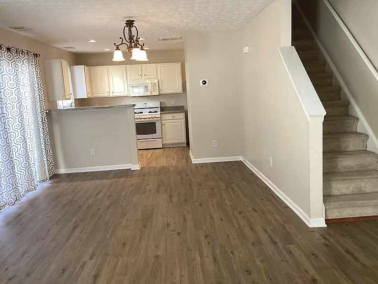 127 Swanee Ln — Photo 12