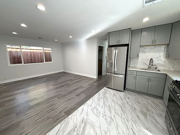 5th image of 1554 1/2 N Dominion Ave