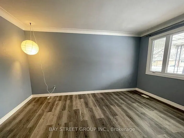 6852 Hagar Ave — Photo 2