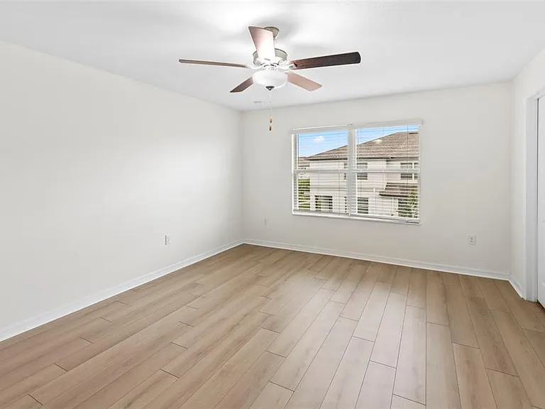 14442 Editors Note St — Photo 22