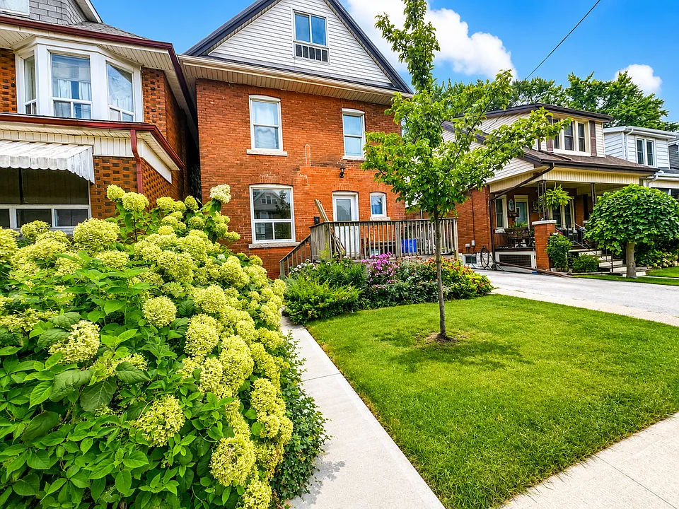 108 Kensington Ave N #2