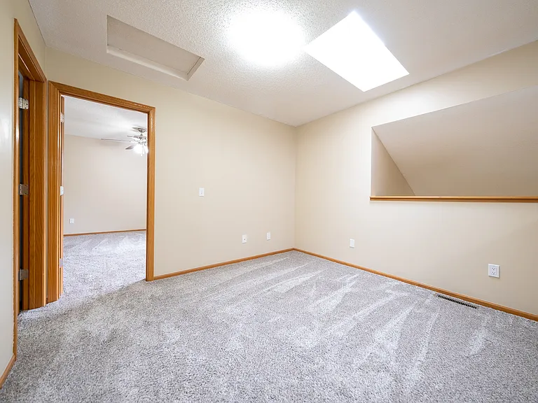 2750 Mallard Dr — Photo 9