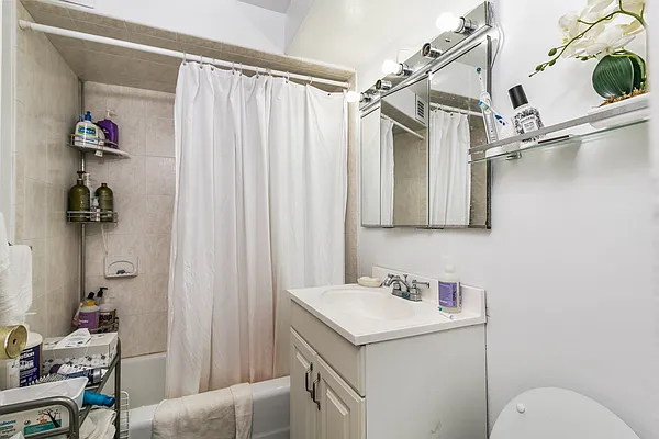 Rented by REMAX Central | media 9