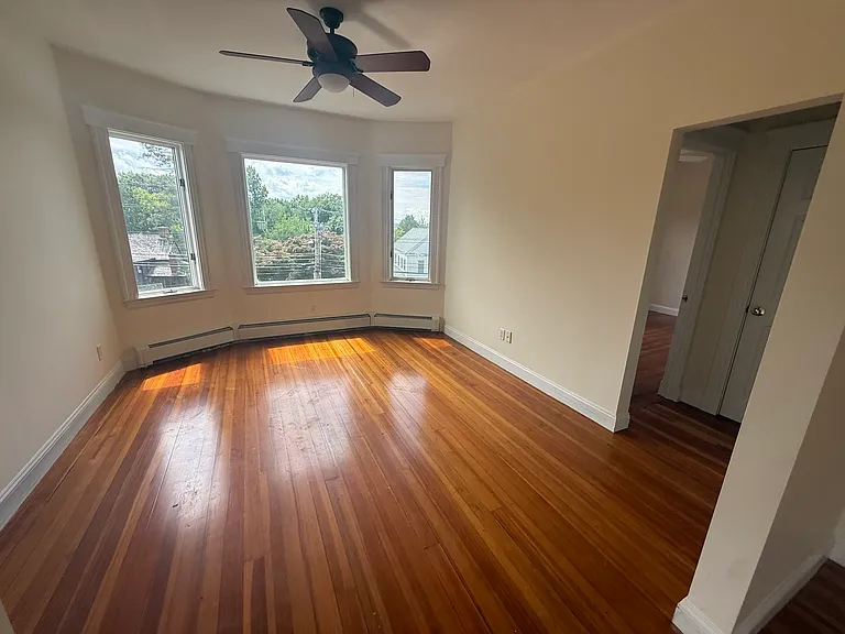 565 Main St #2 — Photo 5