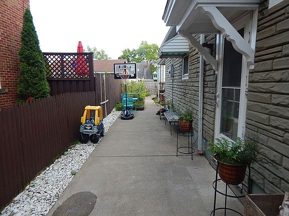 2211 Forest Ave, Niagara Falls, NY 14301 | Zillow
