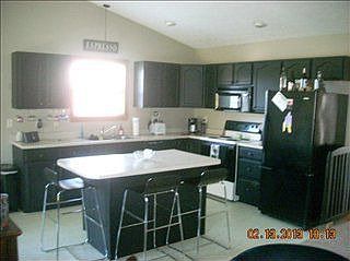 2nd image of 2750-752 Fairview Ct