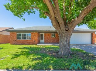 814 Trailing Heart Rd, Roswell, NM 88201