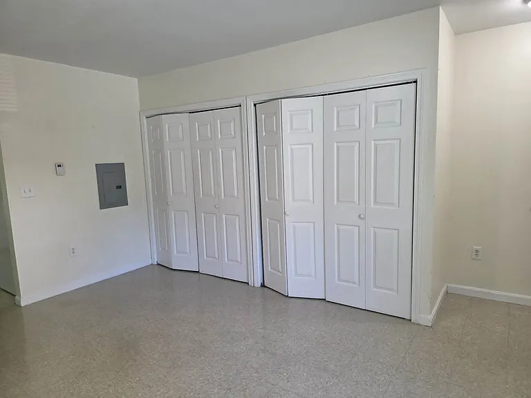18 Main St #10 — Photo 10