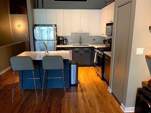 4th image of 2201 W Wabansia Ave APT 9
