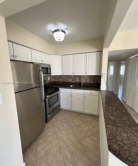 4050 NE 12th Ter #251 — Photo 1