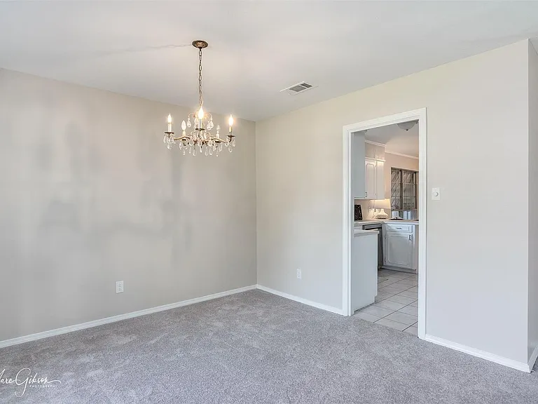 7617 Tampa Way — Photo 5