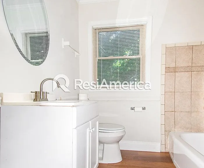 3820 Bishops Bridge Rd — Photo 10