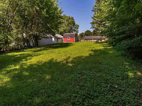 3rd image of 1315 Tupman Rd