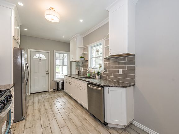 4th image of 27 Kingsley St