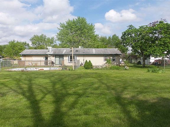 2nd image of 1660 Garden Dr