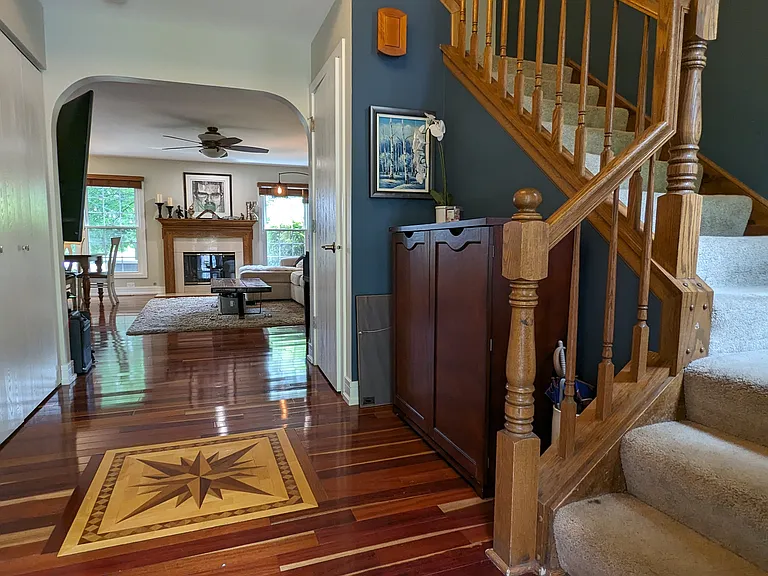 404 Orleans Ave — Photo 4