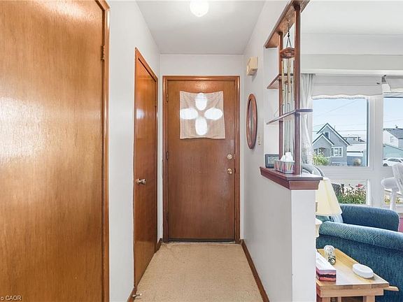 4th image of 234 Normanhurst Ave