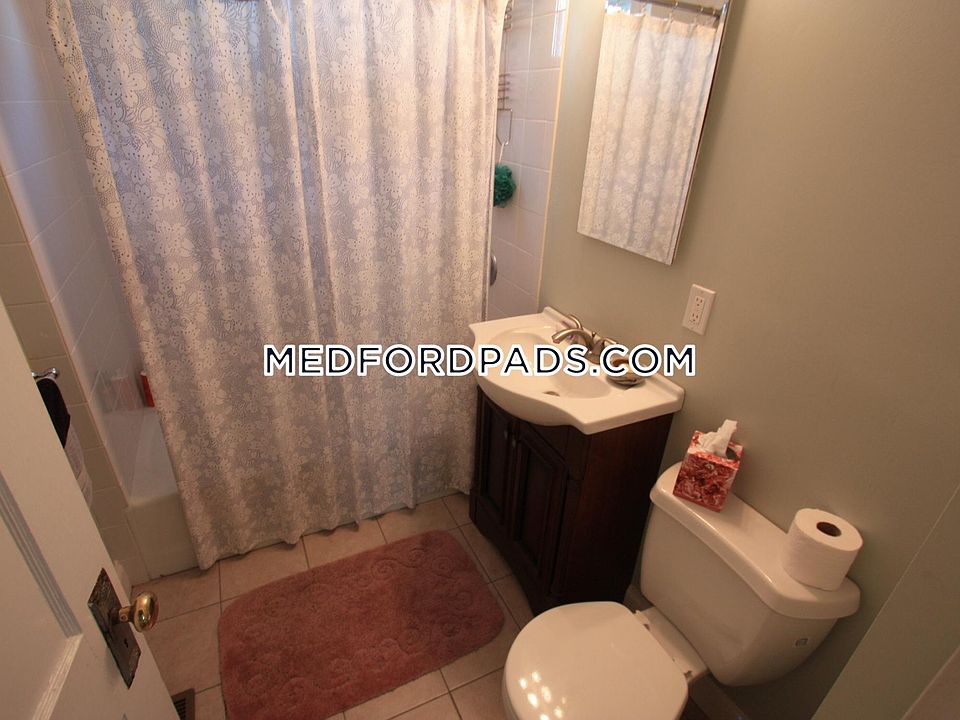 2nd image of 32 George St #5