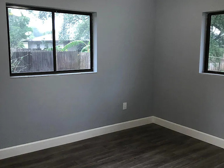Bedroom 3 windows on 2 sides.