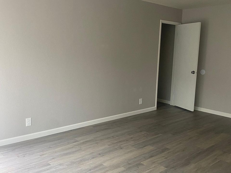 1st image of 95 Pennsylvania Dr APT 29