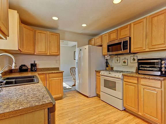 2nd image of 1491 Coyote Cir
