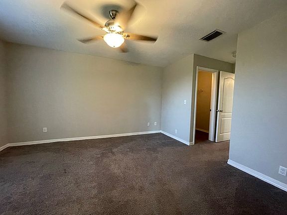 4th image of 2500 NW 12th St