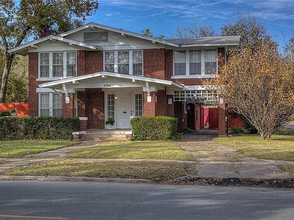3rd image of 2304 Park St