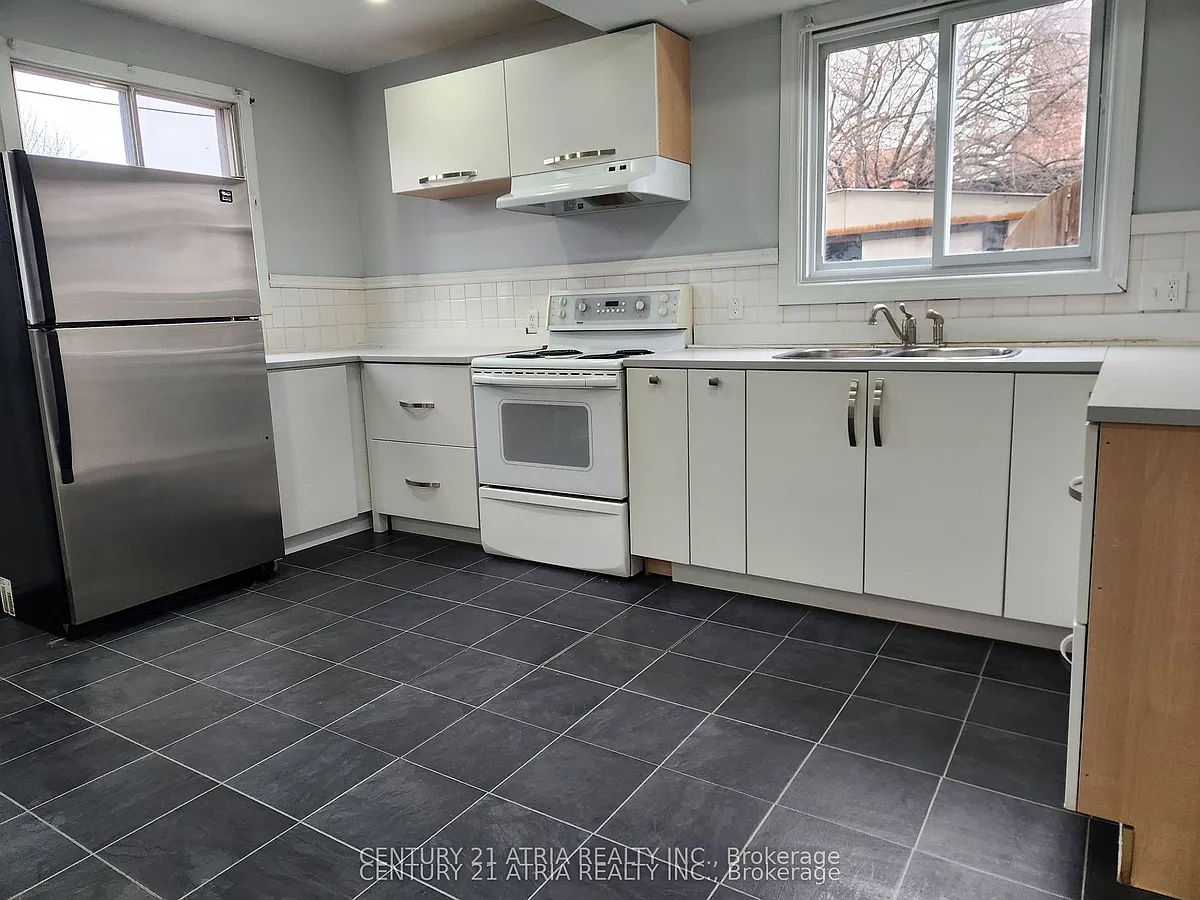Building Photo - 49 Lawrence Cres #BASEMENT