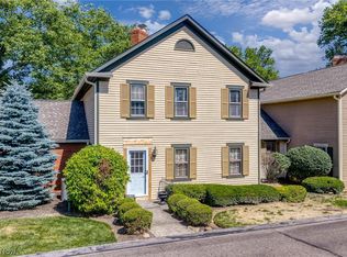 53 Hudson Common Dr, Hudson, OH 44236