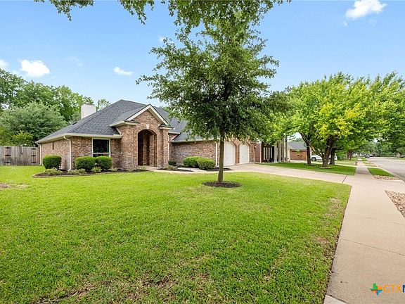 2nd image of 1013 Pecan Creek Dr