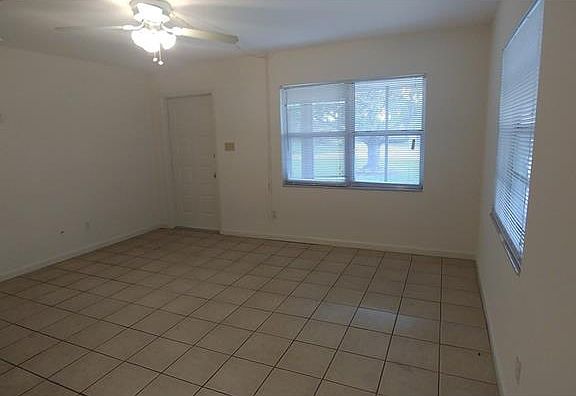 4th image of 5122 Orange Blossom Ln N