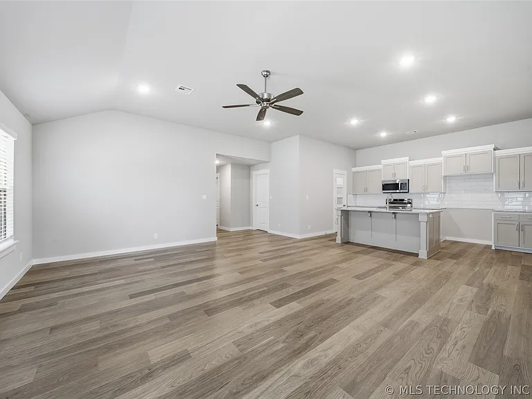 14631 E 39th St S — Photo 5