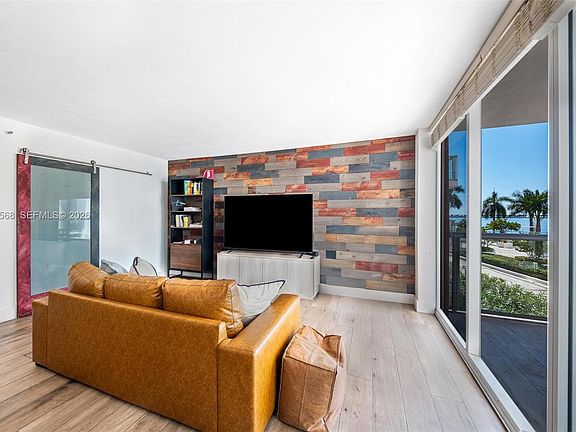 3rd image of 1541 Brickell Ave #C-406
