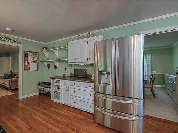 5th image of 4706 Middleton Dr