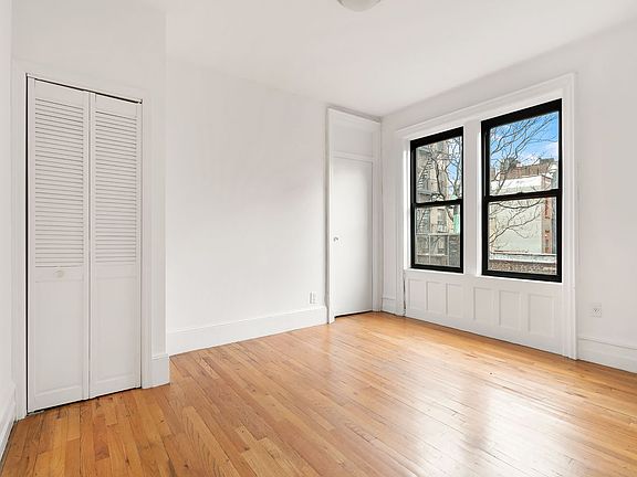 2nd image of 19 Christopher St APT 8