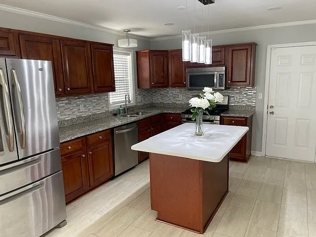 126 Meadow Hill Dr — Photo 3