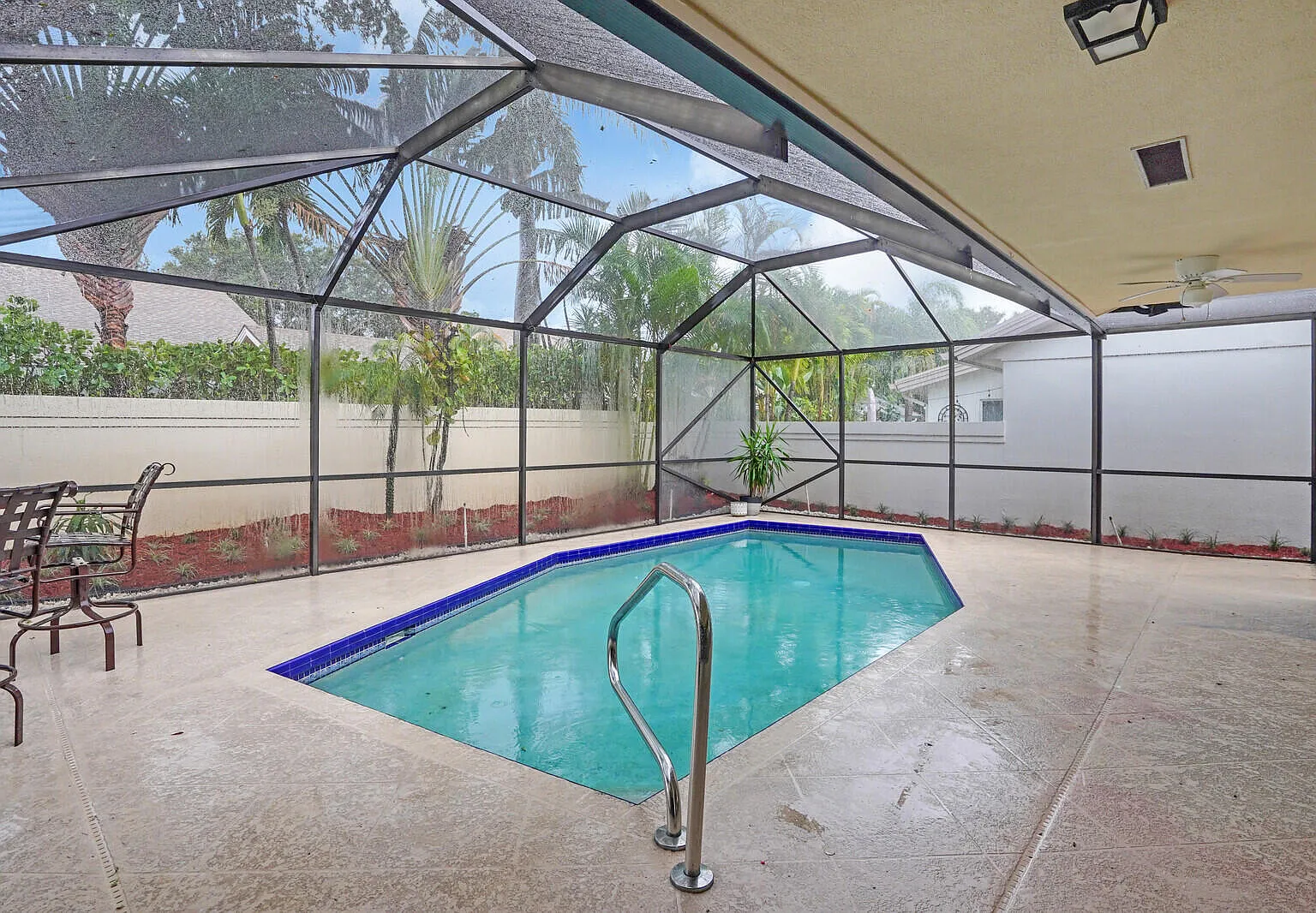 3 bed, 2.0 bath, 1889 sqft, $5,800 — Photo 1