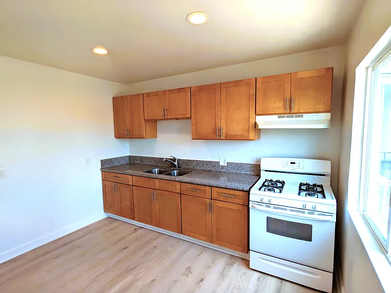 7226 Troost Ave #5 — Photo 7