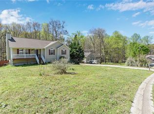 856 Broken Arrow Ln, Winder, GA 30680