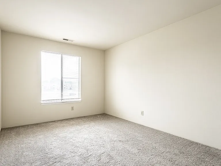 Scarborough Lake Apartments — Photo 11