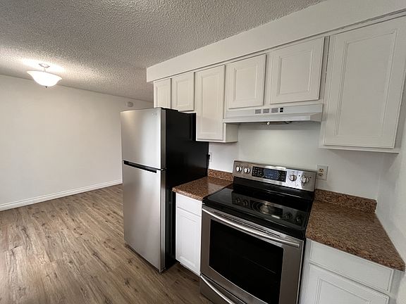 5th image of 22920 NE Halsey St