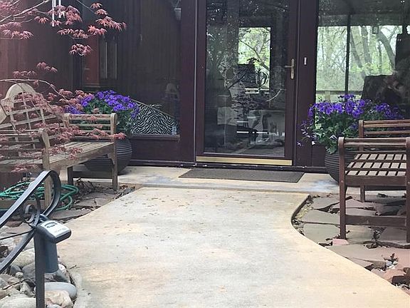3rd image of 311 Martin Dr