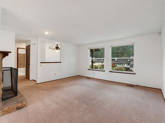 4th image of 16102 7th Avenue Ct E