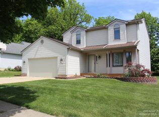 478 Woodland Dr, Saline, MI 48176
