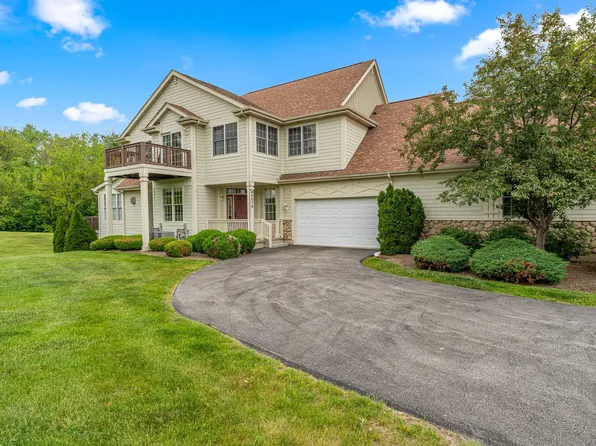 8674 Saddlebred Ct, Frankfort, IL 60423