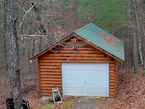 detached garage