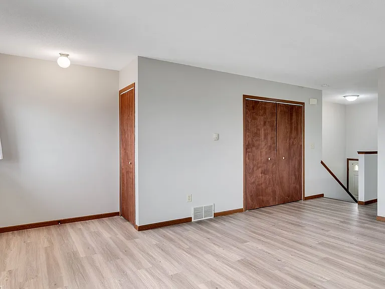 1225-1233 Branding Iron Rd — Photo 4